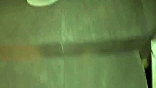 ¡nos para la policía en el motel y mi novia soborna con su culo!!