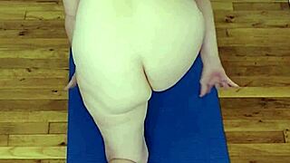 hot milf bends naked in yoga poses for your jerkoff session