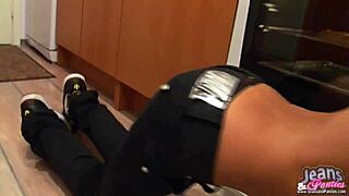 watch me wiggle out of these tight skinny jeans