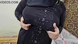 show me that hairy muslim armpit for dollars? he asks the arab bbw slut