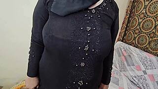 show me that hairy muslim armpit for dollars? he asks the arab bbw slut