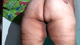 Latina BBW Milf Squirts Hard Dildoing Fat Ass Tits