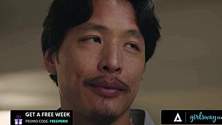 CUCKOLD EYES ON BLACK MAMA AUGUST SKYE SCISSORING CONNIE PERIGNON!