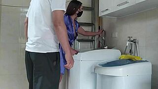 pauzudo repair guy fixes washer and fucks married client hard