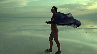 hey who's up for this erotic mature naked dance on salt lake elton? 🔥🕺