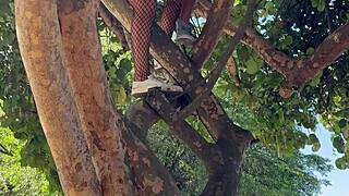 carnaval tree fuck stranger blasts cum down my throat beach block orgy