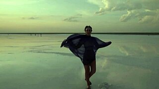 hey who's up for this erotic mature naked dance on salt lake elton? 🔥🕺