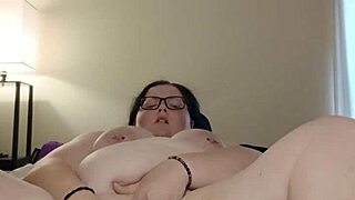 watch my fat pussy squirt hard with dildo!
