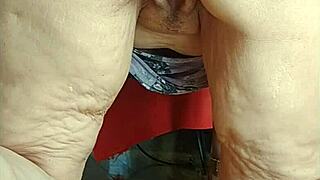 stepmom without panties bends cleaning oven right in front of me?