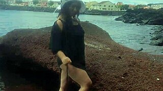 curvy babe dresses sexy masturbates pussy on beach for hot photoshoot