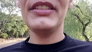 coroa gostosa sucking pedestrian cock right on the street daytime!