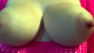 italian big tits milf artemisia love bounces natural nipples solo fetish