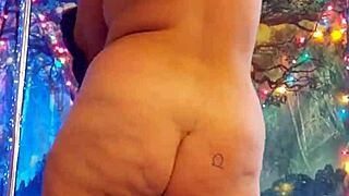 Hotwife Steffi Dances Her Huge Pussy Lips with Toys