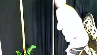 beautiful mature aimee louise webcam slut masturbates juicy shaved pussy wildly