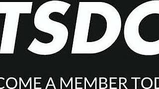 stepmom jennifer white shows stepdaughter squirting secrets girl on girl lesson