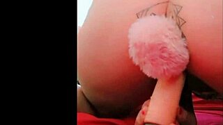 gata linda rams dildo in pussy and ass for intense pleasure