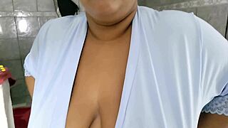 Flagro Madrasta Gordinha Masturbando Fudendo Grande Buceta