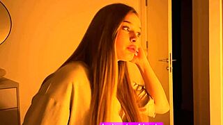 Girlfriend NEEDS COCK In Bedroom Quickie Ride