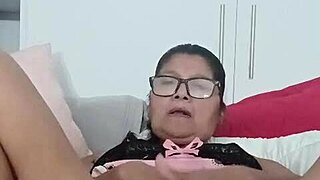 Jarochita mature solo masturbation closeup with dildo toys homemade amateurs fingering wet pussy