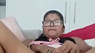 Jarochita mature solo masturbation closeup with dildo toys homemade amateurs fingering wet pussy
