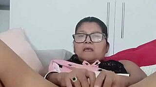 Jarochita mature solo masturbation closeup with dildo toys homemade amateurs fingering wet pussy