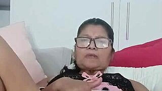 Jarochita mature solo masturbation closeup with dildo toys homemade amateurs fingering wet pussy