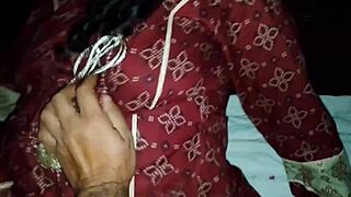 dewar convinces hot indian aunty for intense chudai session