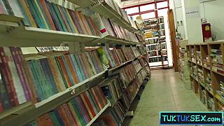 Amateur Thai Milf Picked Up Rides Asian Cock Homemade