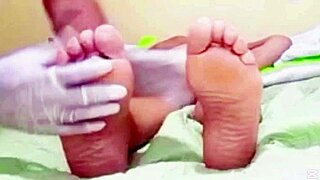 mature's foot massage turns into deep pussy lick and squirt