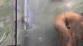 pillamos hermanastro spying us shower fuck - yasmina khan
