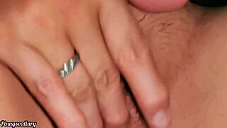 Filipina mom, finger my wet pussy?