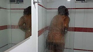 grabo a mi hermanastra ebony latina milf boobs in shower