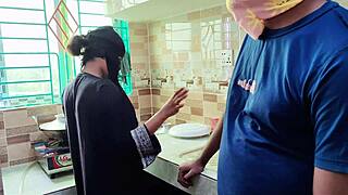 HUNGRY STEPSON DEVOURS STEPMOM'S JUICY PUSSY KITCHEN LICKING DESI