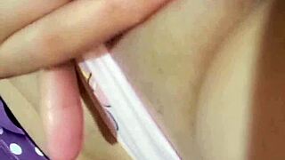 damn girl that big ass dildo makes you squirt so hard???