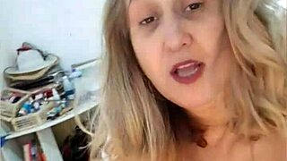huge tits milf squirts big from pussy lips nipples tease