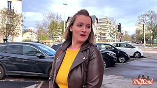 Kelly Belle Milf Squeezed Between Veiny Massive Cocks