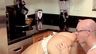 wanna cum all over my big booty stepmom's face in taboo roleplay?