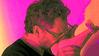 NAUGHTY BRUNETTE'S BAREFOOT FETISH FOOTJOB SPANK