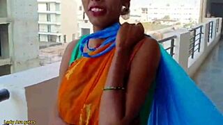 Kavita's First Time Outdoor Milf Fuck Cumshot