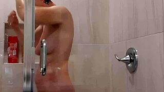Big Booty Milf Soaps Up Her Juicy Ass in Steamy Shower!