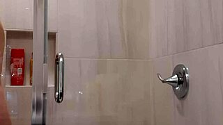 Big Booty Milf Soaps Up Her Juicy Ass in Steamy Shower!