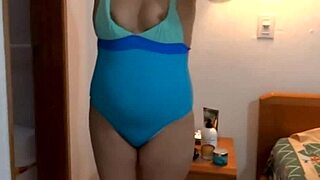 Beach return horny wife fingers big clit pussy before stud fuck