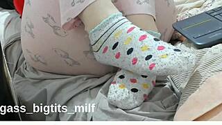 love these fat milf feet in socks??