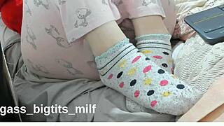 love these fat milf feet in socks??