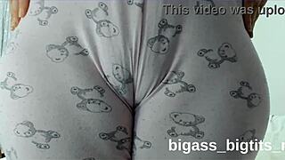 Cameltoe MILF Masturbates Seductively In Pajamas