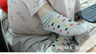 Curvy Milf's Sexy Feet in Ankle Socks Tease Foot Fetish Lovers
