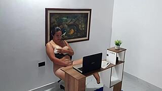 We have sex in the office with curvy colombian babe