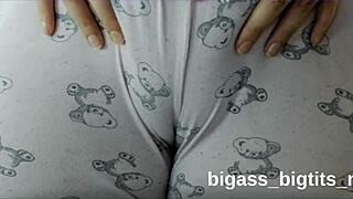 camel toe pussy n pajamas rubb ng pussy n pajamas