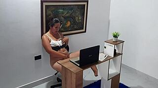 We have sex in the office with curvy colombian babe