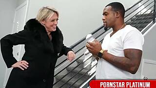 Busty milf dee williams drains rome majors big chocolate so well
